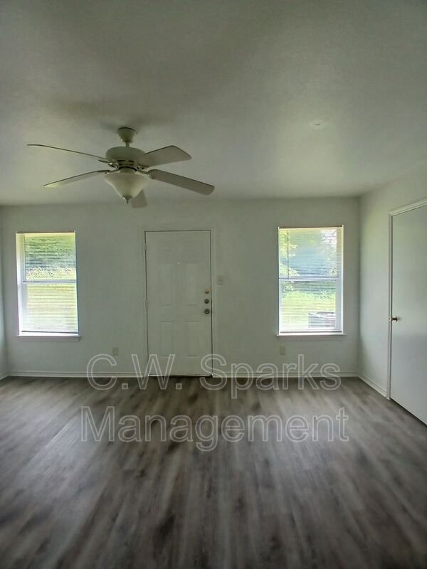 Building Photo - 13655 Biggs St