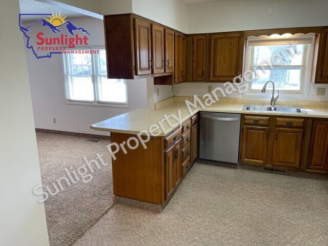 Building Photo - "Charming 2-Bed, 2-Bath Retreat in Laurel, MT – Your Perfect 1148 Sq Ft Haven on 5th Ave Awaits!"