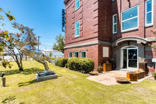 Building Photo - 1403 Corinth St