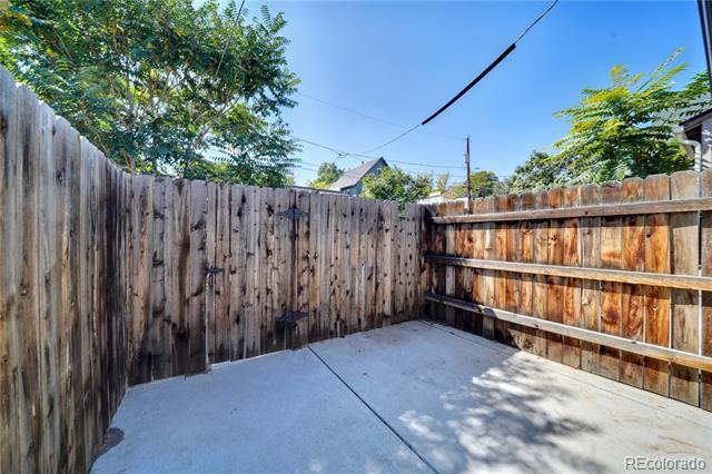 Building Photo - 2528 W 23rd Ave