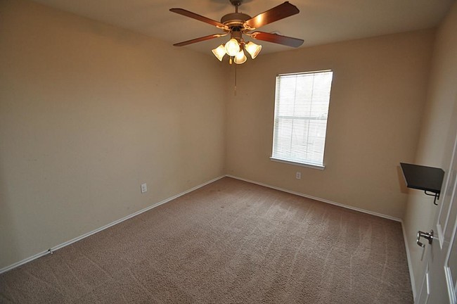 Building Photo - 12207 Tawney Ct