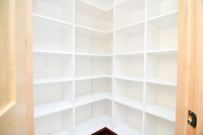 Building Photo - 4607 Trellis Dr