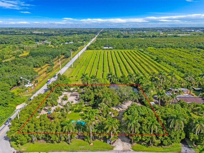 Building Photo - 23175 Naranja Rd