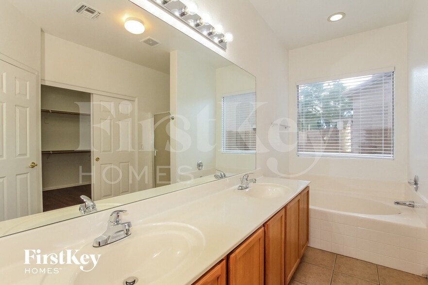 Building Photo - 15809 N 156th Ct