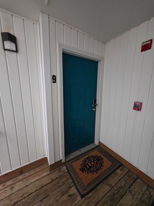 Building Photo - Waters Edge Condos