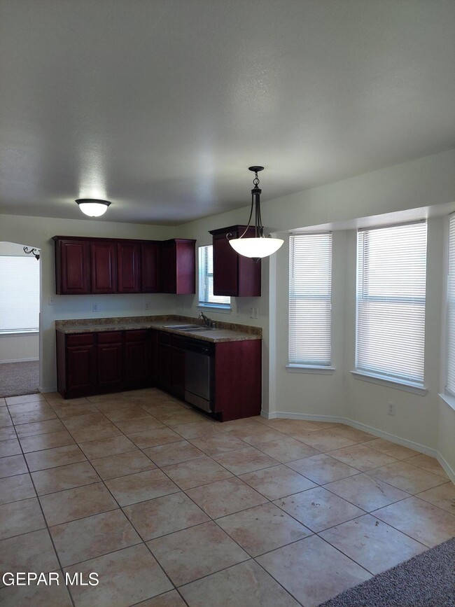 Building Photo - 11236 Horse Ranch St