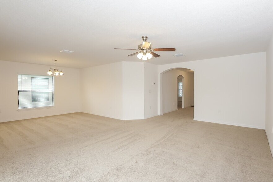 Building Photo - 745 Chatham Walk