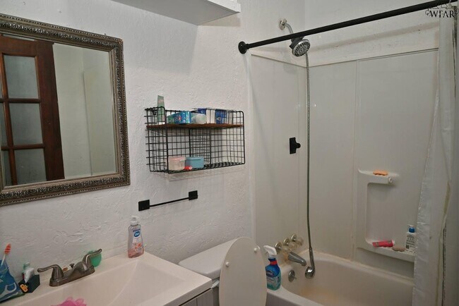 Building Photo - 1714 7th St