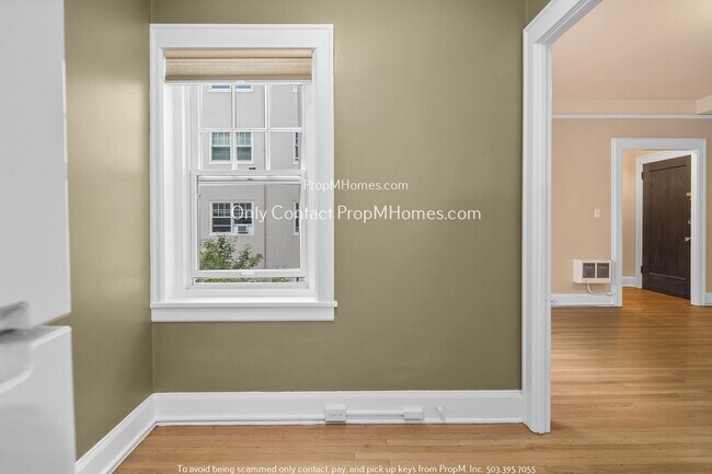 Building Photo - Classic Nob Hill Studio with Courtyard Acc...