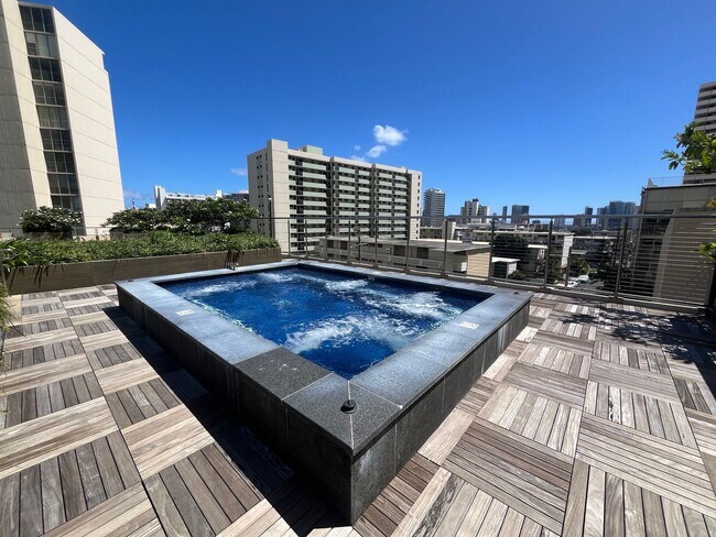 Building Photo - Mott Smith Laniloa