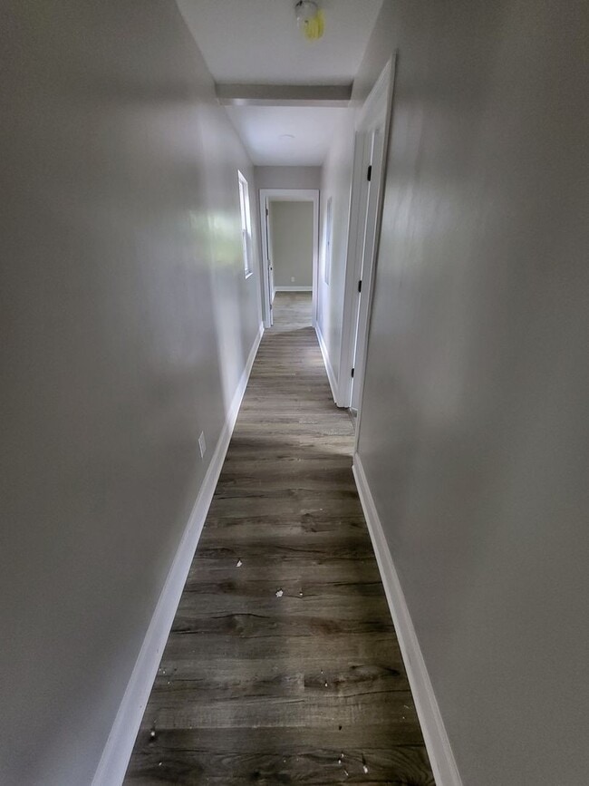 Building Photo - Remodeled 3BR home minutes from Uptown Charlotte