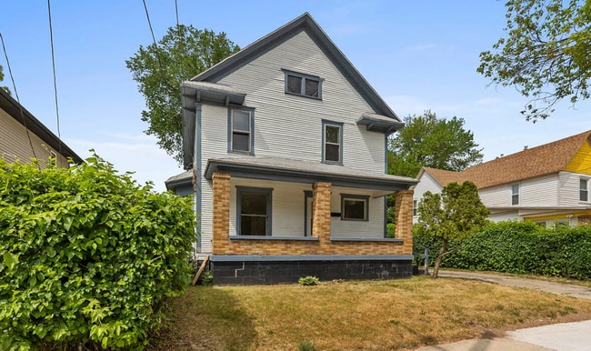 Building Photo - 1007 Sherman St SE