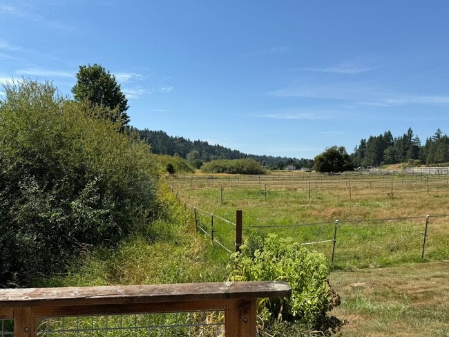 Building Photo - 2Bd/1.75Ba Issaquah Home