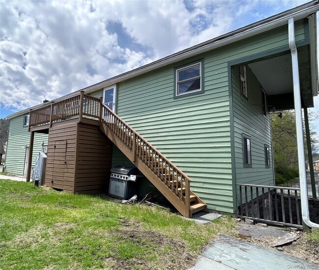 Building Photo - 100 Richardson Ave