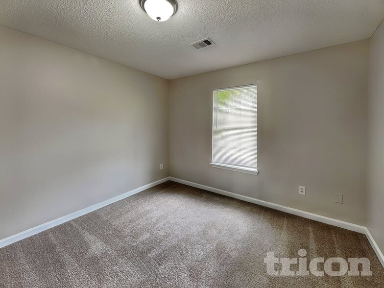 Building Photo - 372 Cheri Pl