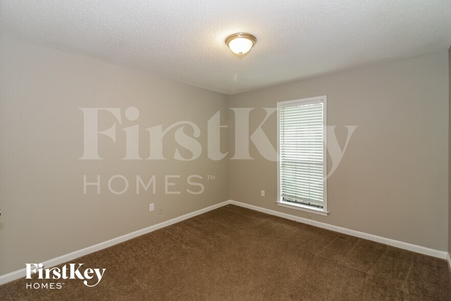 Building Photo - 4619 Leash Ln