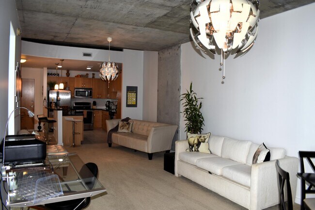 Building Photo - 300 S Australian Ave