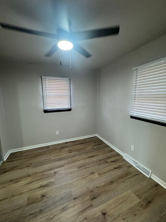 Building Photo - 2812 Mulberry Rd