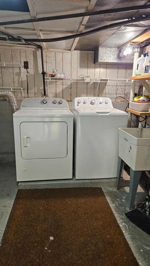 Building Photo - 2704 N New England Ave