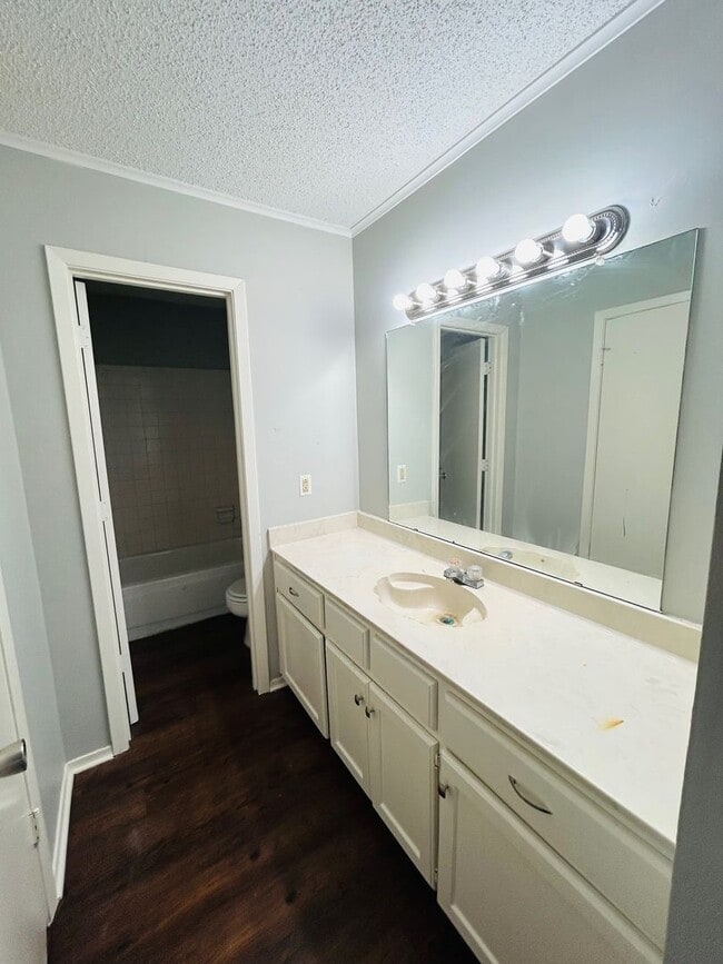 Building Photo - 324 Mill Creek Cir