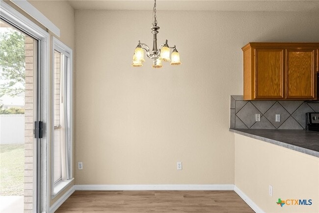Building Photo - 118 Lone Shadow Dr