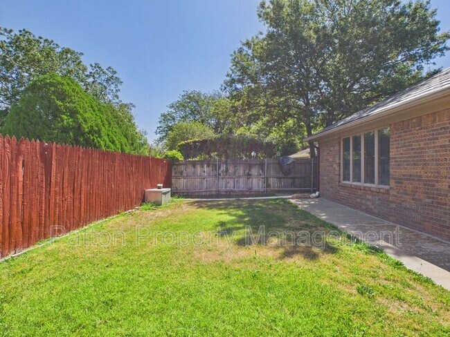 Building Photo - 6810 Montague Dr