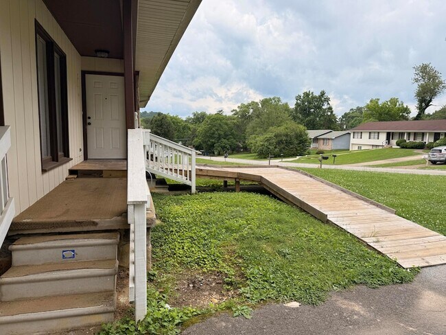 Building Photo - 7156 Holland Ln
