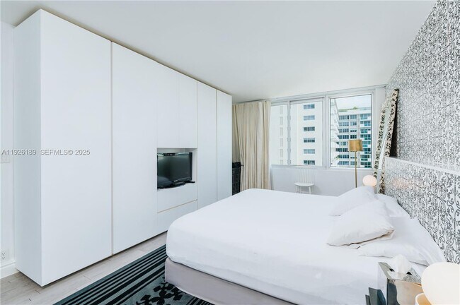 Building Photo - 1100 West Ave