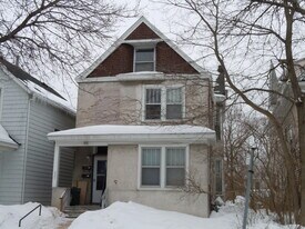 Building Photo - 623 Ontario St SE