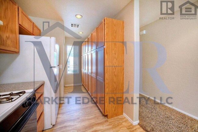 Building Photo - 2Bed/2Bath Apartment at University/Sossaman! Ready for Immediate Move-In!