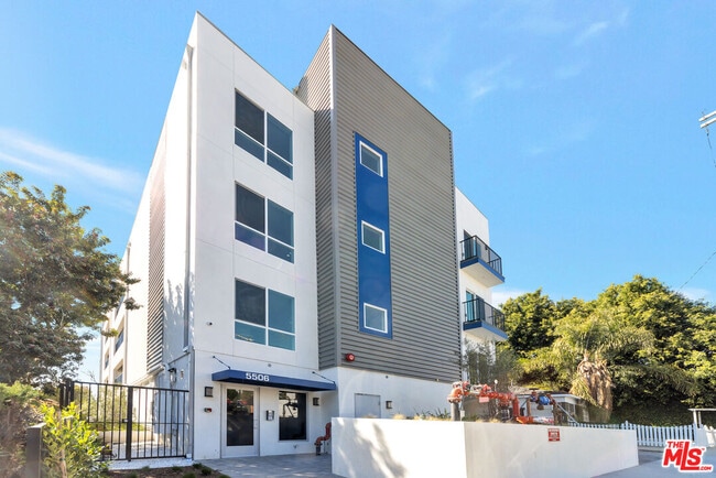 Primary Photo - 5506 Thornburn St