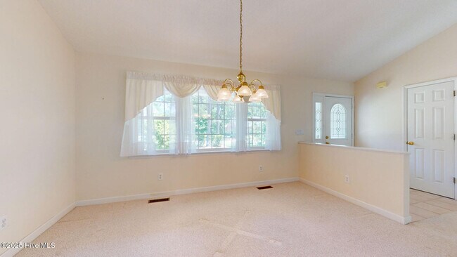 Building Photo - 2039 Royal Pines Dr