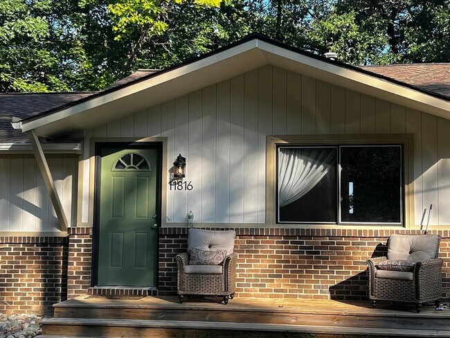 Building Photo - 11816 Highridge Dr