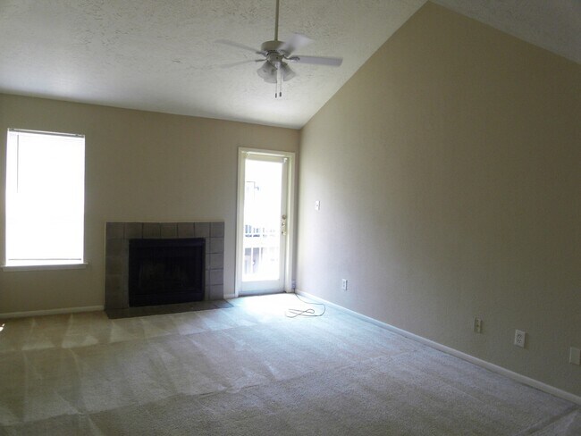 Building Photo - 2011 Spenwick Dr