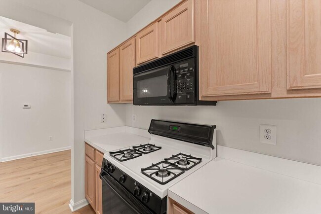 Building Photo - 20453 Chesapeake Square