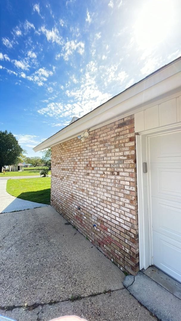 Building Photo - 3 BD 2 BA Home in the Bayou View School District of Gulfport includes LAWN CARE