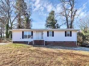 Building Photo - Newly renovated home - 3 Bed/2 Bath