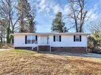 Building Photo - Newly renovated home - 3 Bed/2 Bath