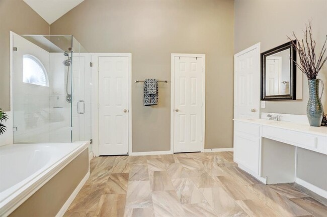 Building Photo - 635 Presley Way