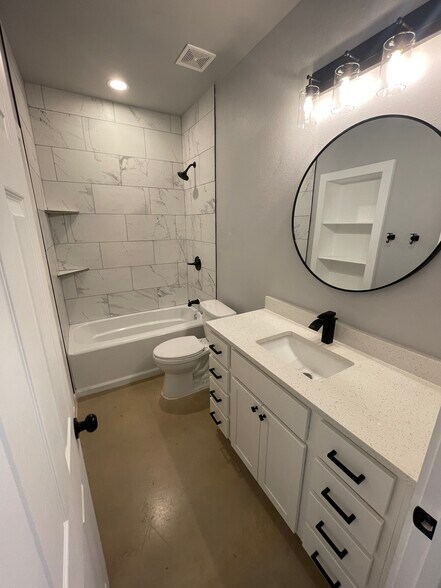 Building Photo - 1219 Mesquite St