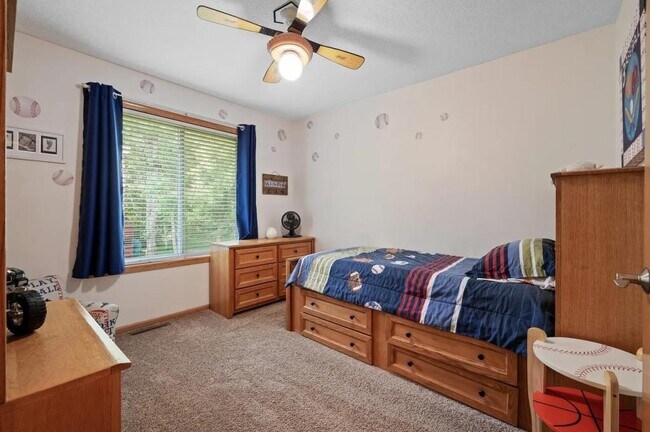 Building Photo - 2921 235th Ave NW