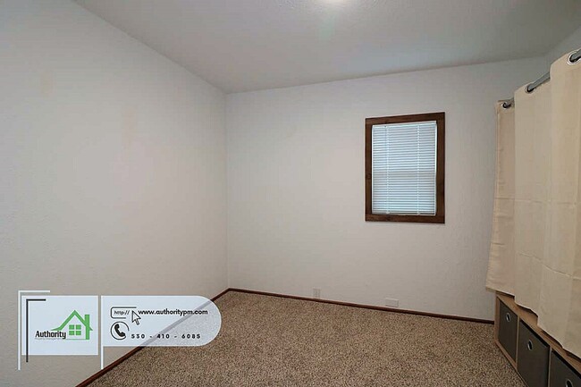 Building Photo - 4083 Notre Dame Ave