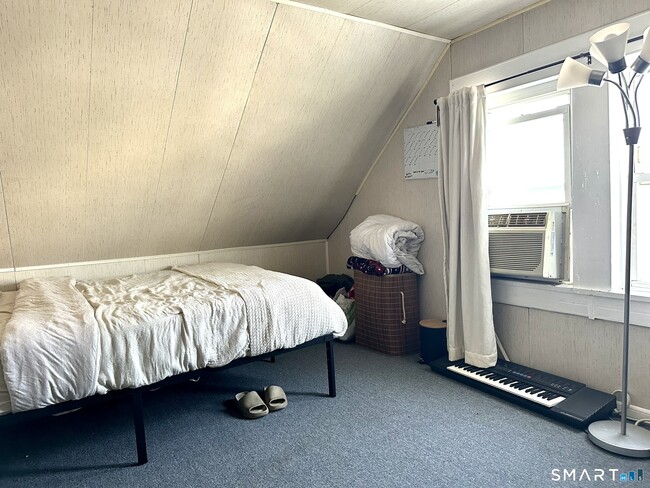 Building Photo - 39 Pierce St