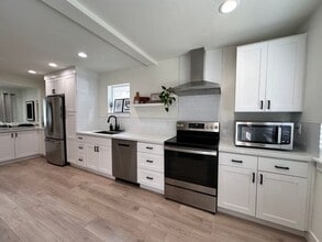 Building Photo - 2 Weeks Free! Luxe 3BR Townhome w/ Private...