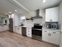 Building Photo - 2 Weeks Free! Luxe 3BR Townhome w/ Private...