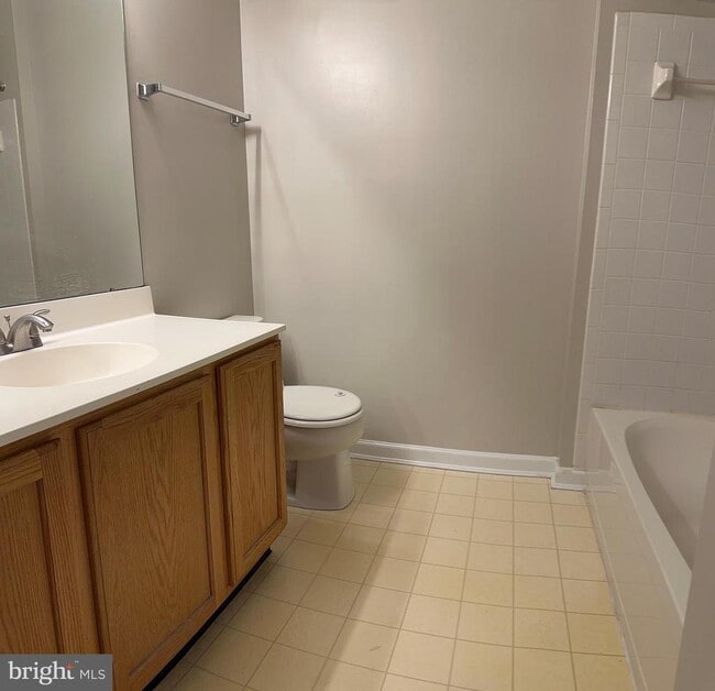 Building Photo - 2722 Thornbrook Ct