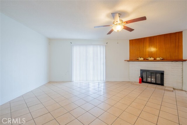 Building Photo - 6933 Fallbrook Ave