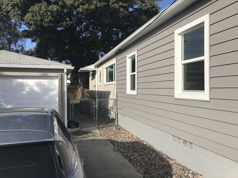 Parking - 6980 Adams Ave