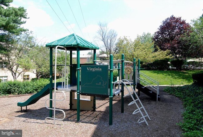 Building Photo - 5909 Quantrell Ave