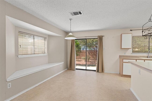 Building Photo - 1353 Lakeside Loop